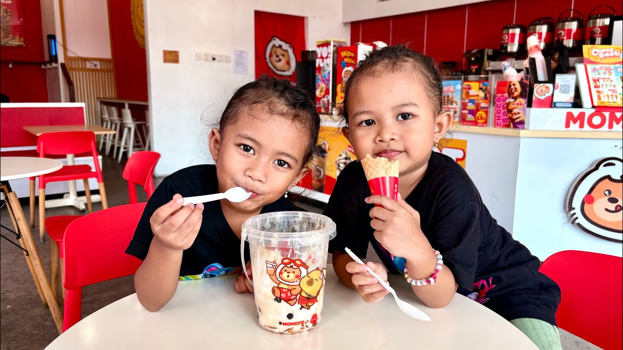Yuk ikutin keseruan kita Makan di Ibc, durian, ice cream, dan roti