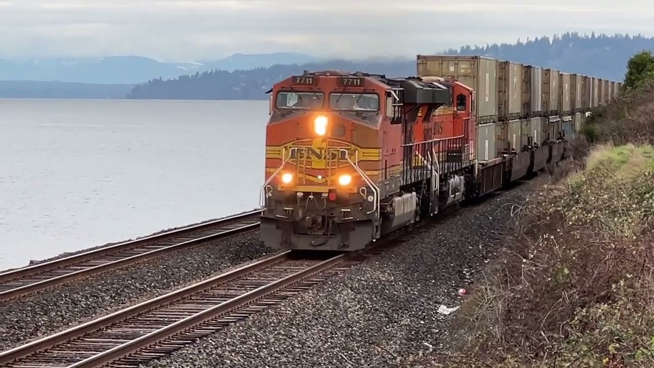 3 Trains at Edmonds with RailfanPhill: 01/11/2026