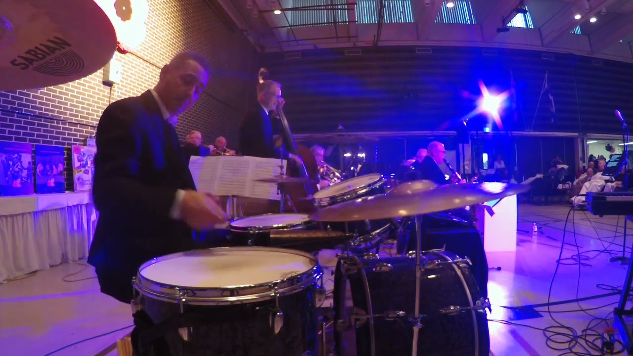 Sing Sing Sing [Louis Prima] - as recorded by the Benny Goodman Orchestra