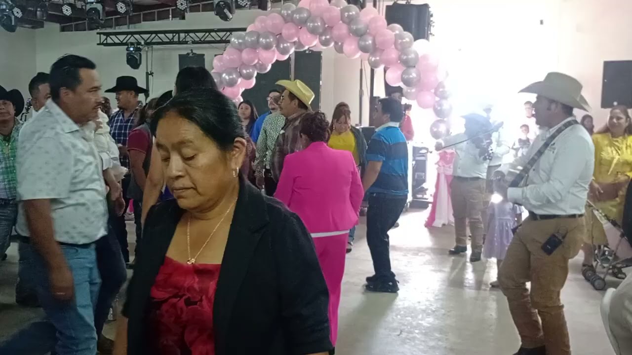 Los Compas de San Juan poniendo ambiente en el casamiento de Jerónimo Rojas 5/04/2025