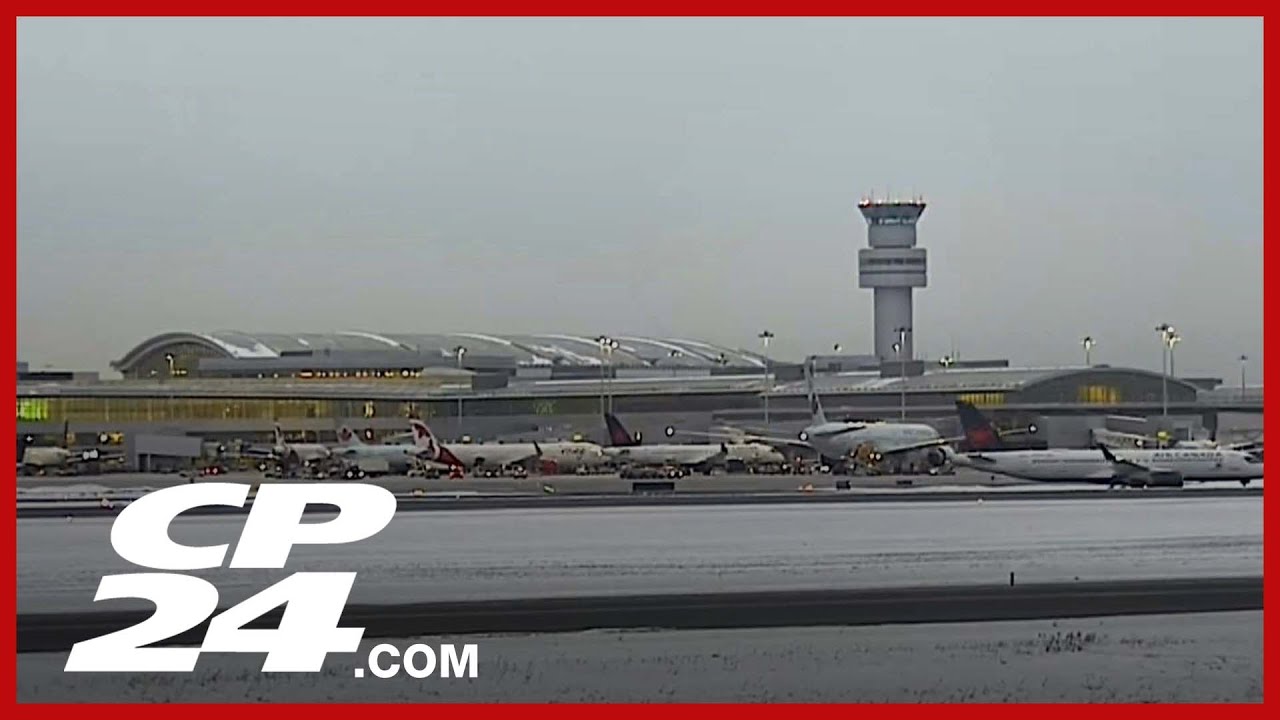 Delays expected at Pearson Airport due to snowfall