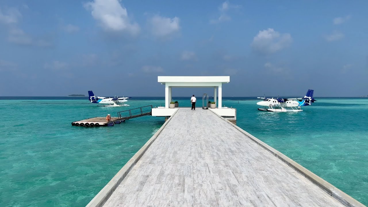 Dhaalu Atoll, Maldives - Riu Atoll Resort - Manta Air Seaplanes Arriving and Departing (2022)