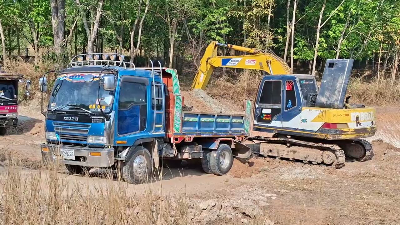 รีวิวรถขุดในตำนานเปิดบ่อใหม่ใส่ดั้ม sk120-1 มาร์คทรี excavator and truck