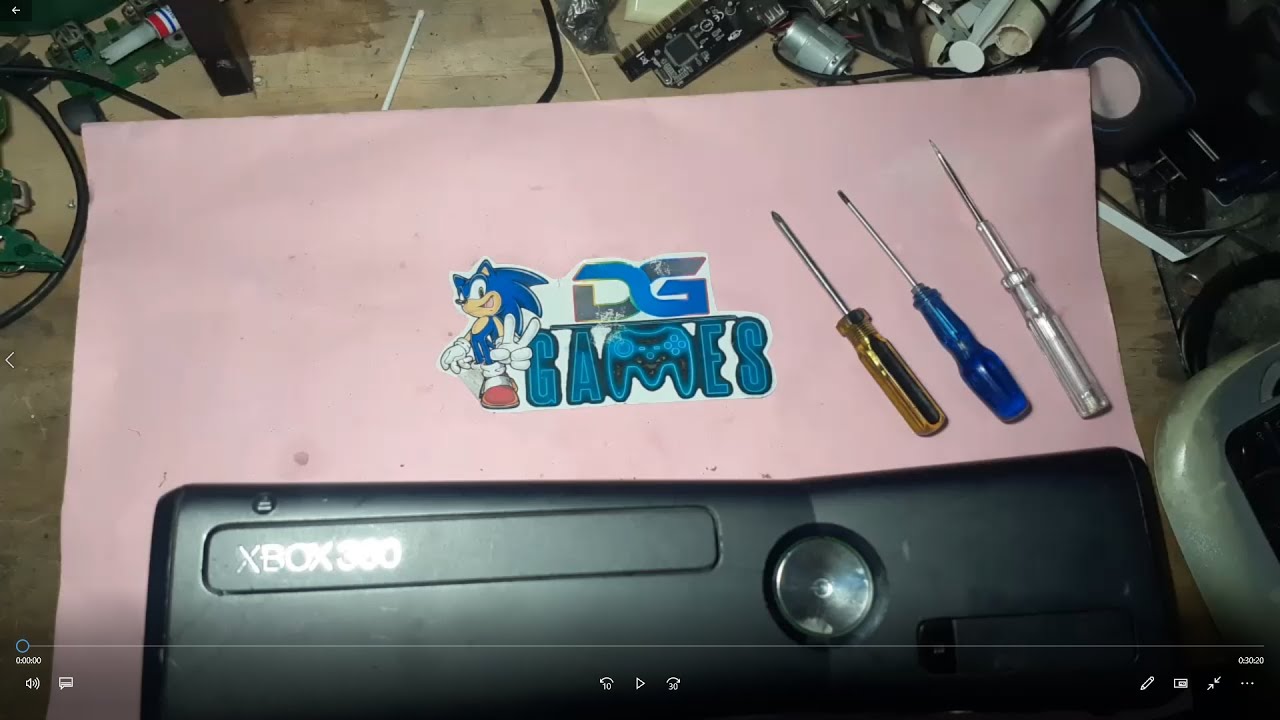 Abrir, Destapar o Desmontar XBox 360 Slim, Limpieza y cambio de Pasta Térmica.