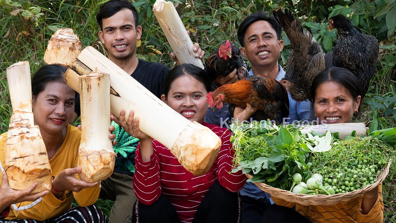 Mixed Organic Fresh Vegetables and Heart of Palm Tree with Natural Chicken Soup - Sharing Foods
