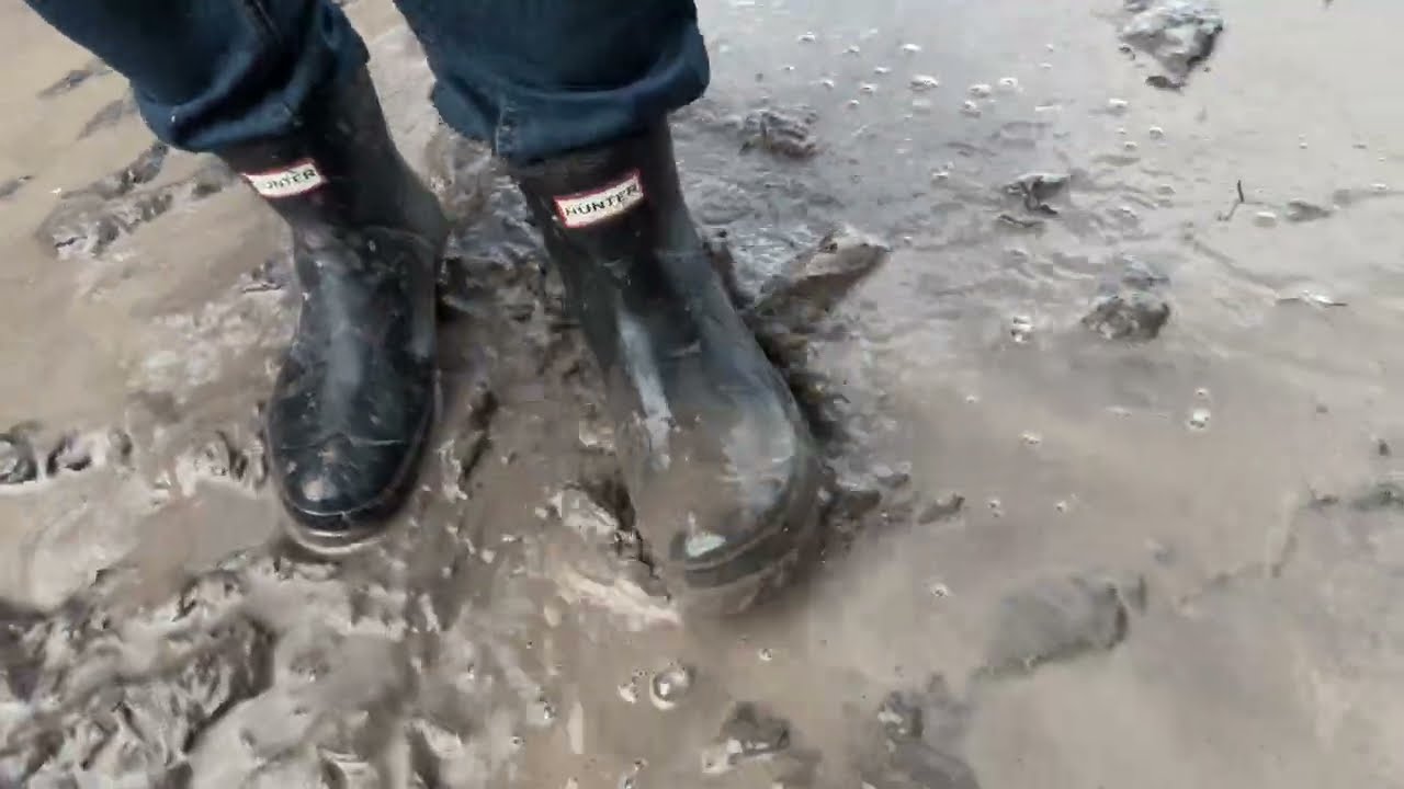 Stepping in a puddle full of mud | Free Footage for MOAH Members