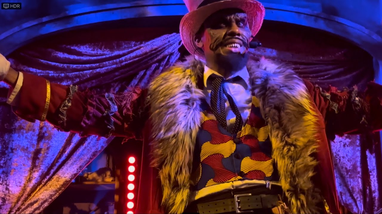 Dr. Oddfellow&rsquo;s Stage Show at the final days  Halloween Horror Nights 32