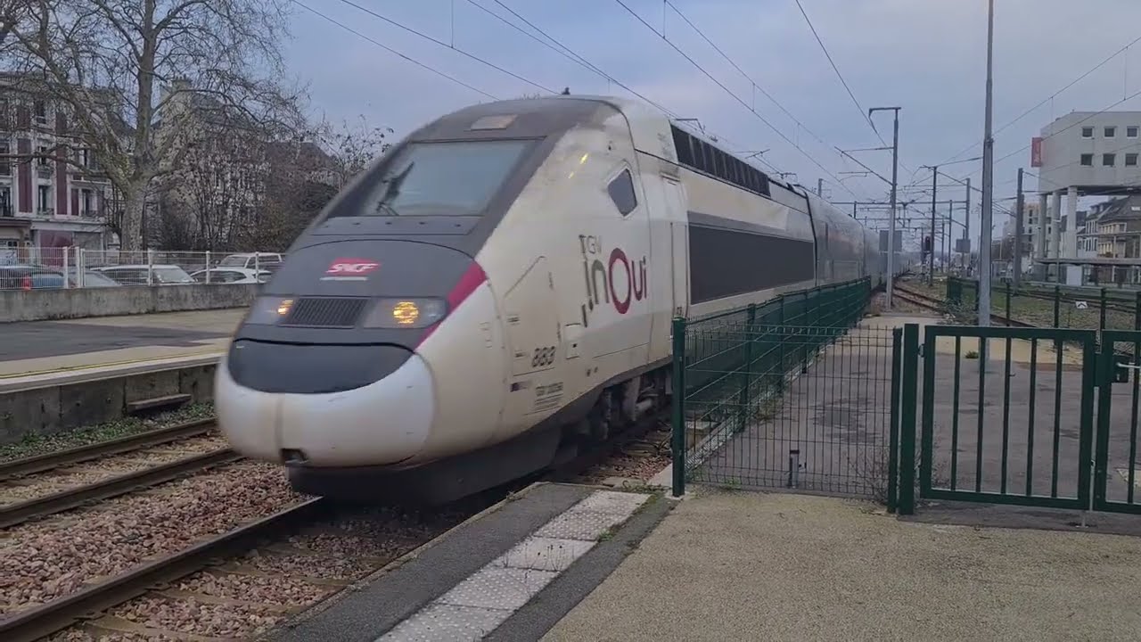 Croisement de 2 TGV 2N2 à Lorient