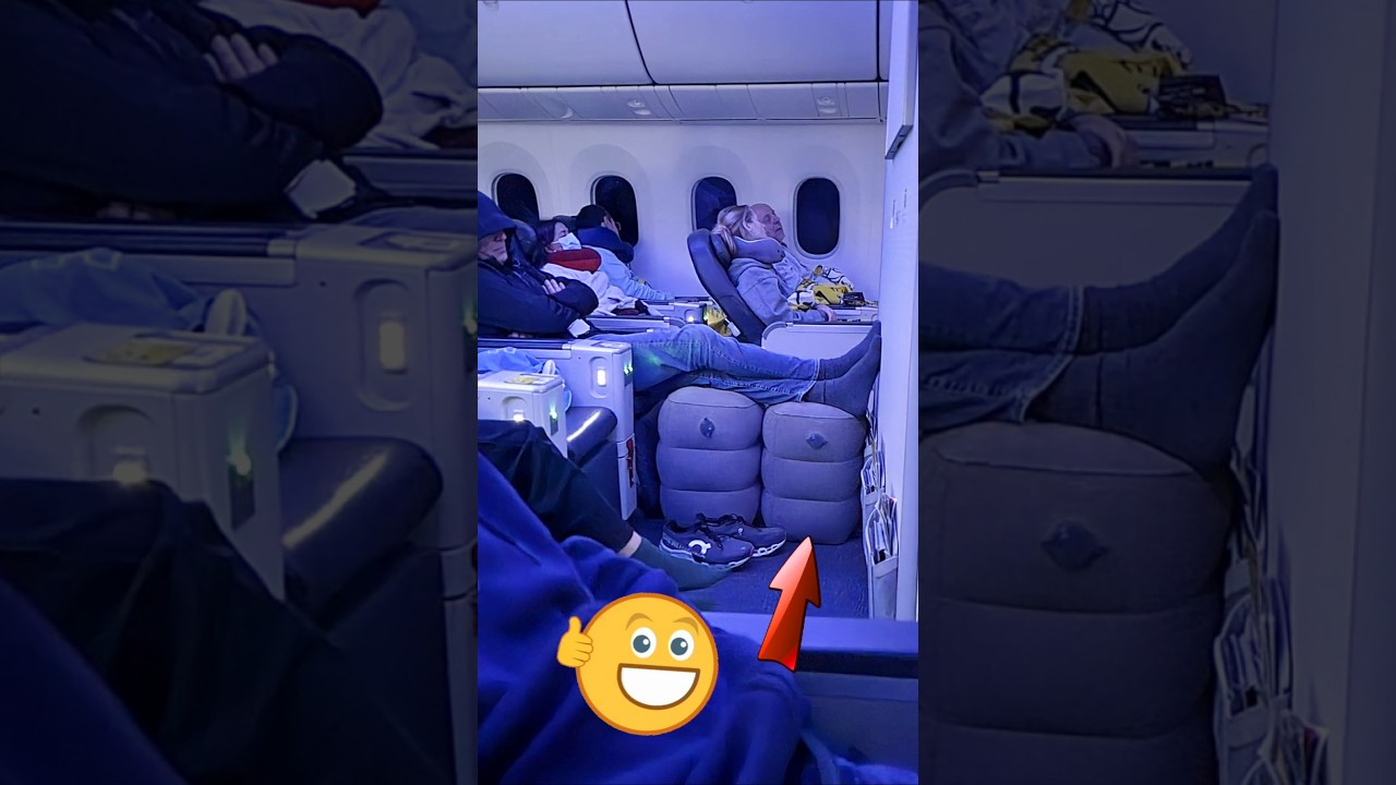 ❕️Double Inflatable footrests | Scoot Airlines | Great Idea Footrest for A Long Flight Journey❕️