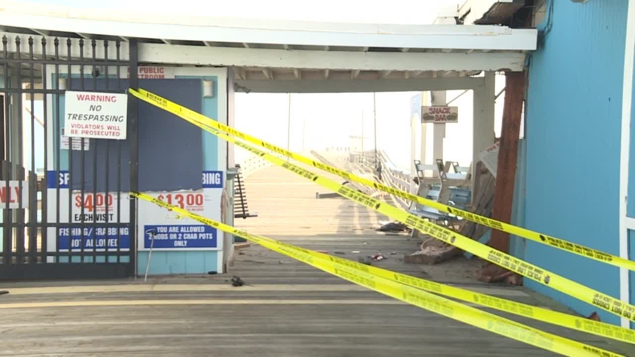 Car drives off the end of Virginia Beach Fishing Pier