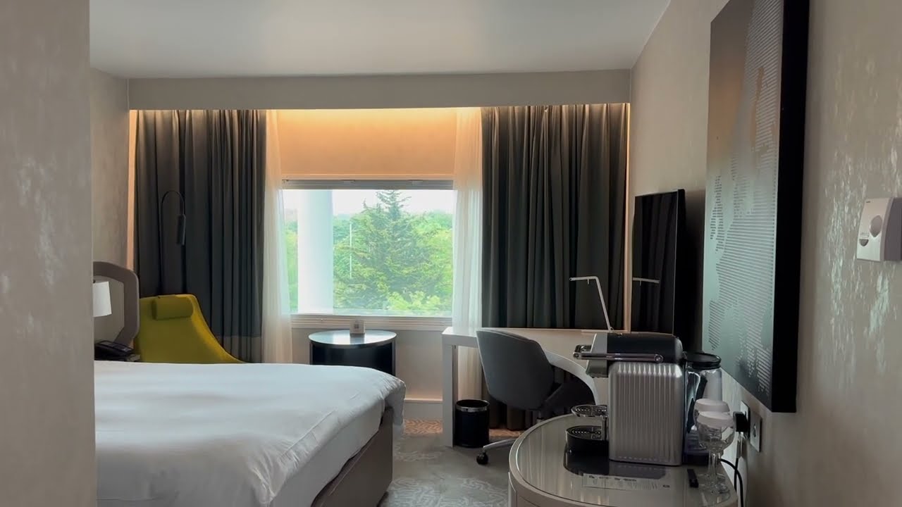 Room Tour: Hilton London Heathrow Terminal 4 Executive King