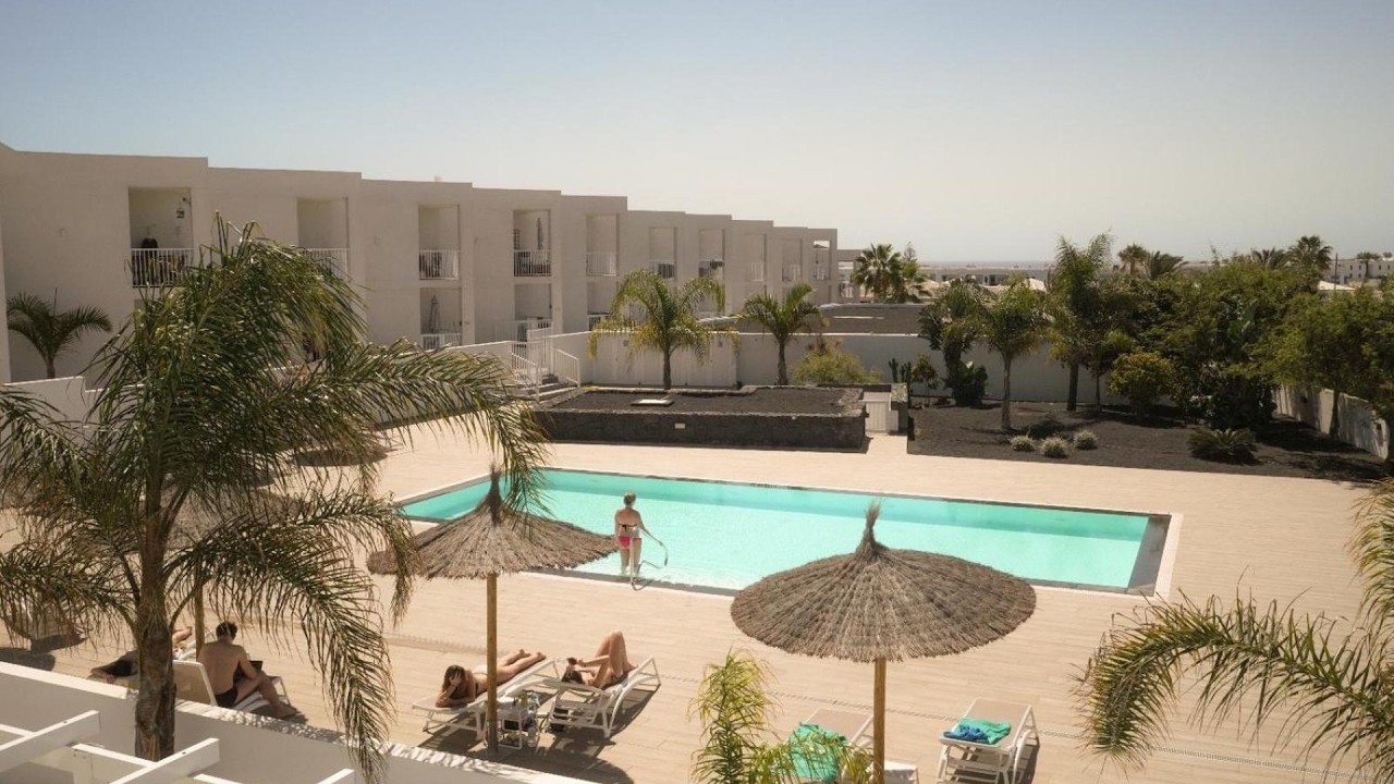 Precioso apartamento en complejo con piscina | Lanzarote, Spain | Hotel Review ⭐