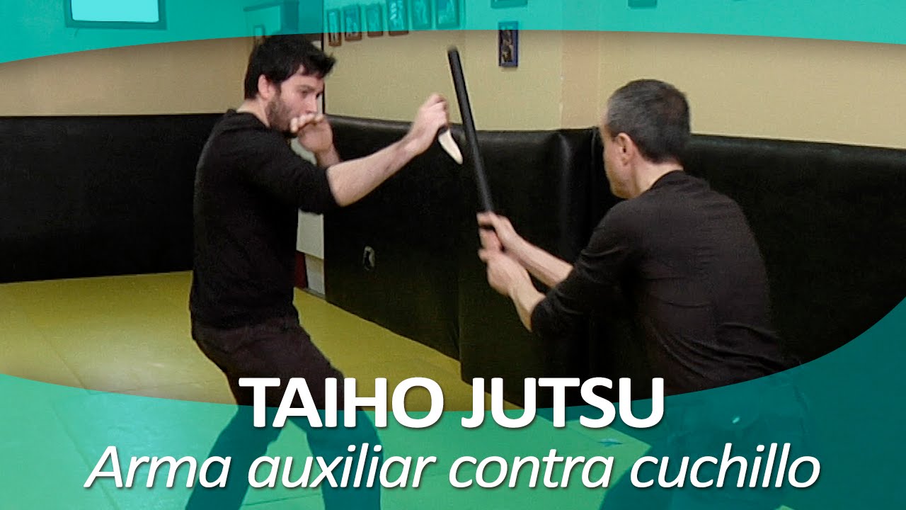 TAIHO JUTSU 13 (sistema japonés defensa personal policial) | Técnica arma auxiliar contra cuchillo