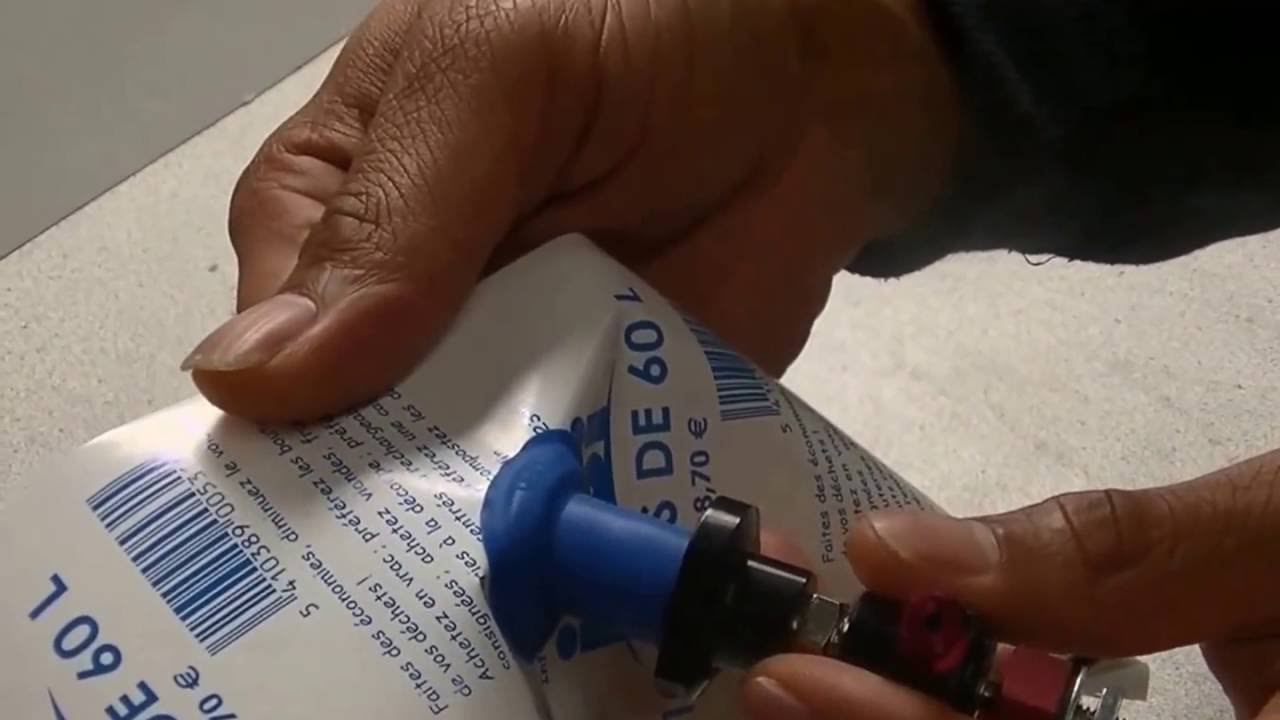 Handling labels with vacuum - Piab
