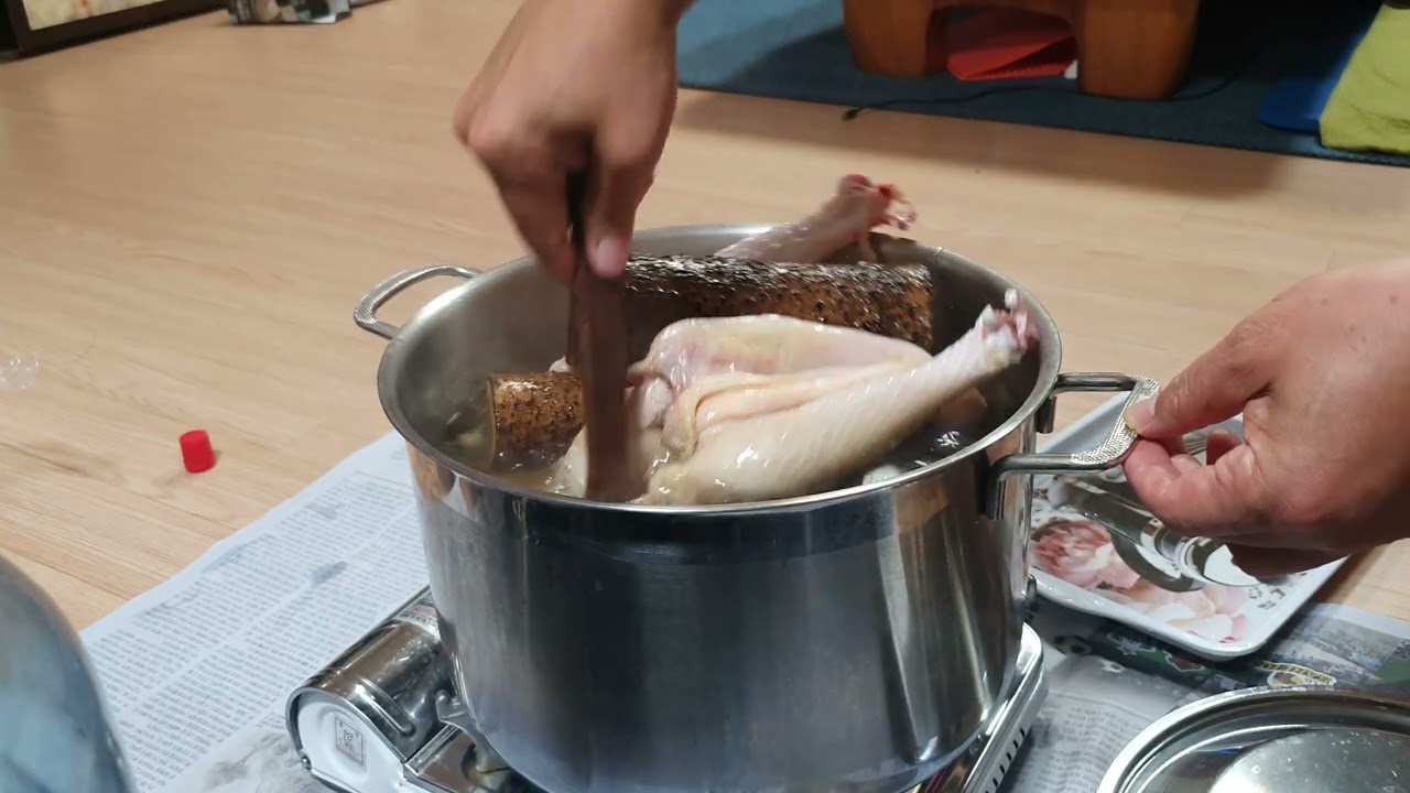 #토종닭 삶기#옻나무, 뽕나무, 우슬, 약재#한바탕일상#