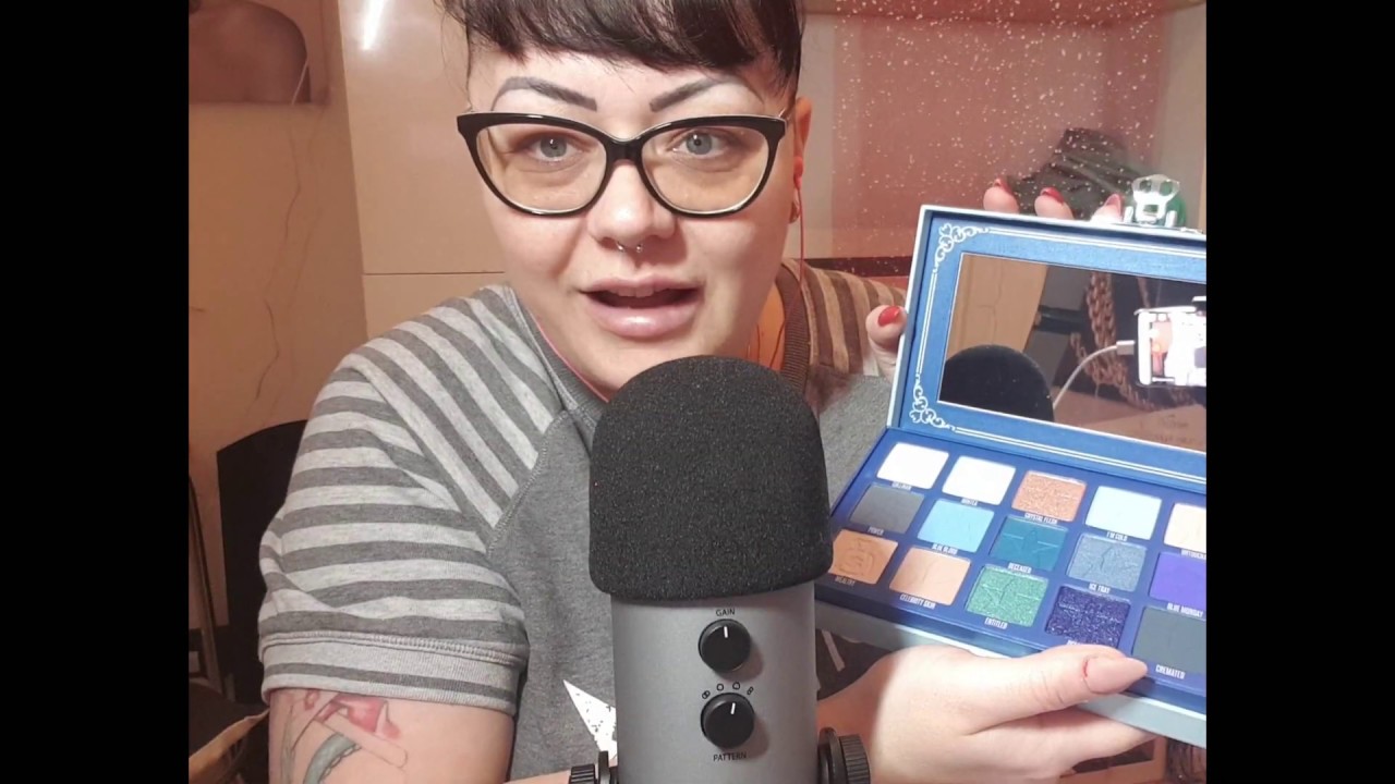 ASMR ITA | tutte le mie palette trucco in whispering + tapping