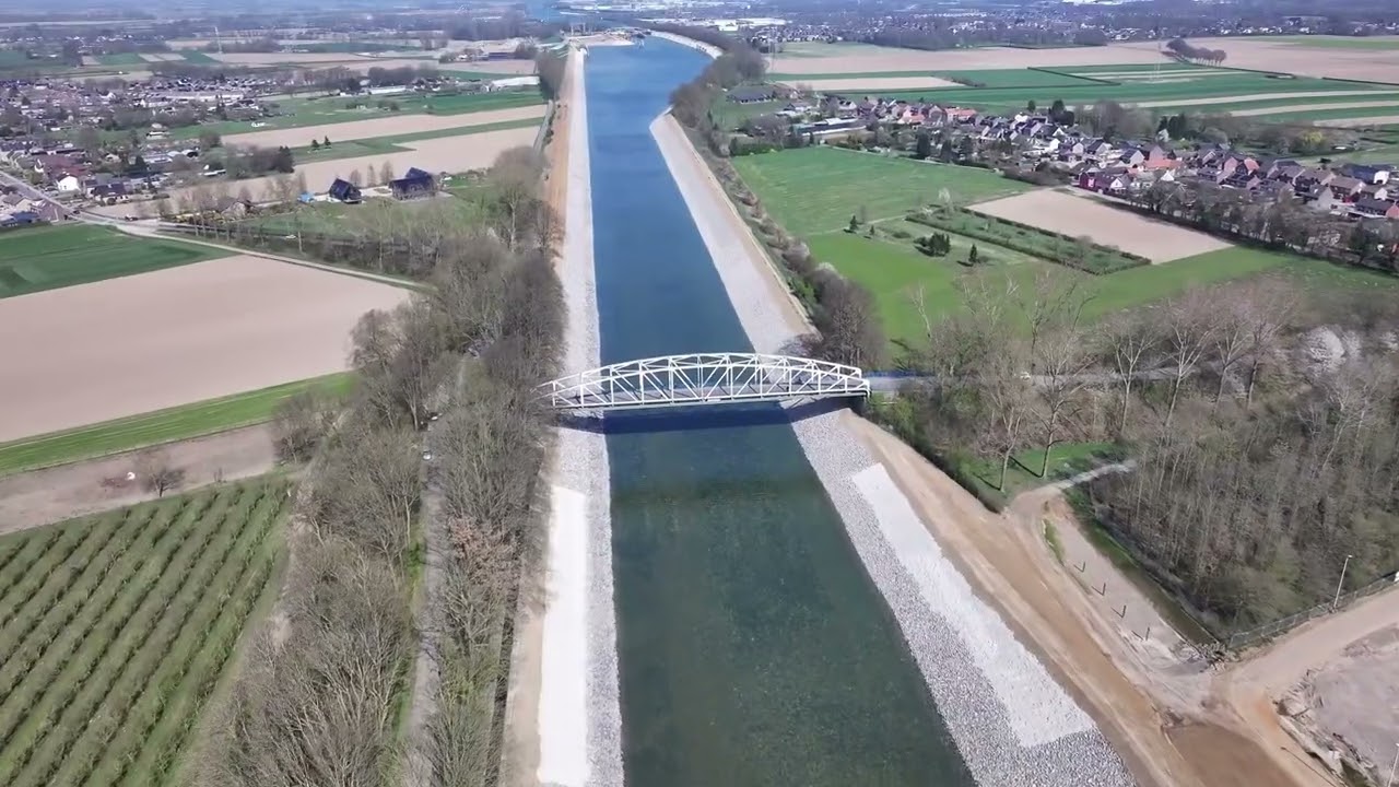 Julianakanaal vol laten lopen. gefilmd op 28 Maart 2025
