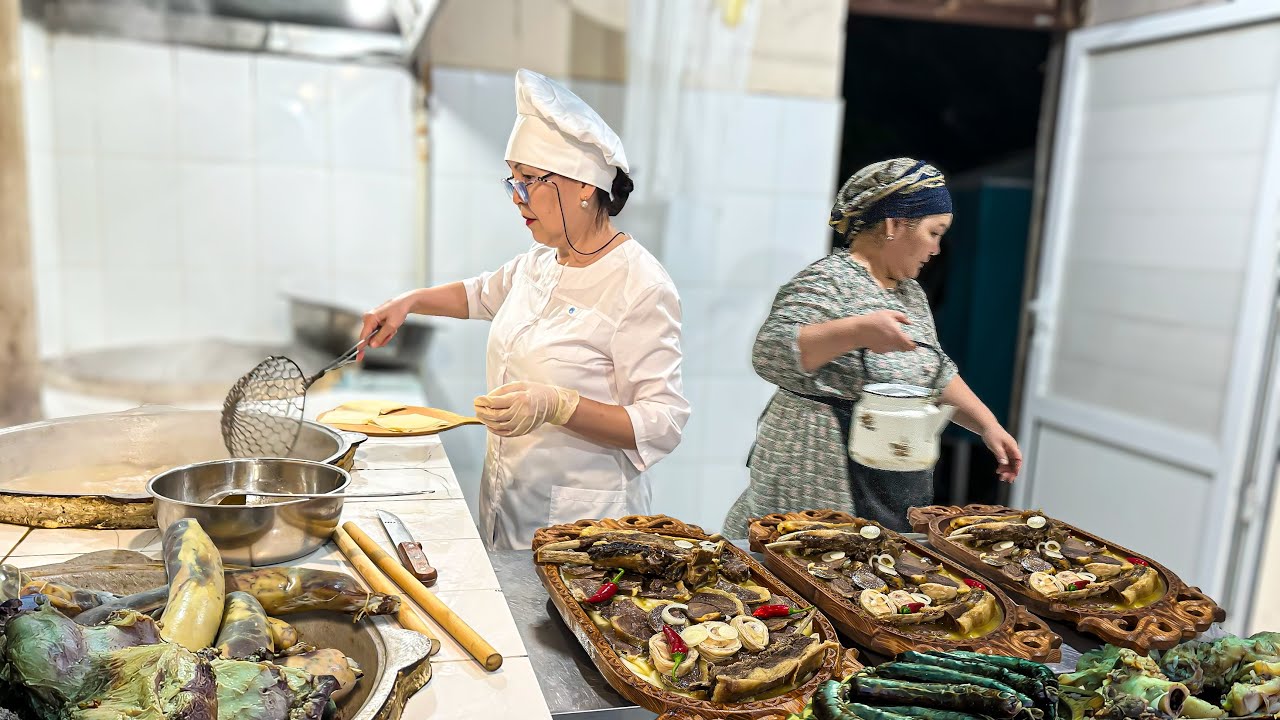 Традиционная КАЗАХСКАЯ еда в Узбекистане! БЕШБАРМАК приготовленный в КОНСКОМ ЖЕЛУДКЕ Казахская кухня