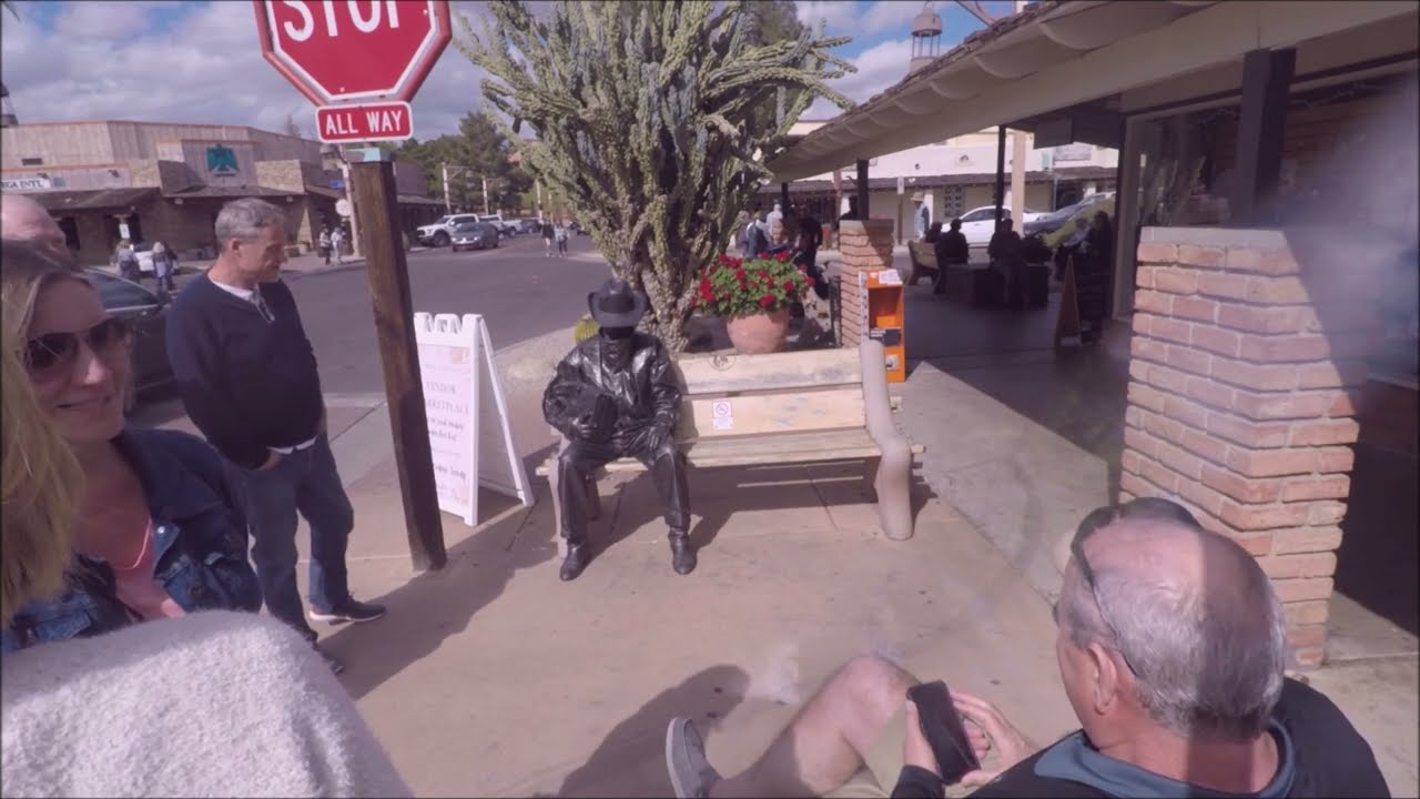 Bronze Cowboy's living statue prank