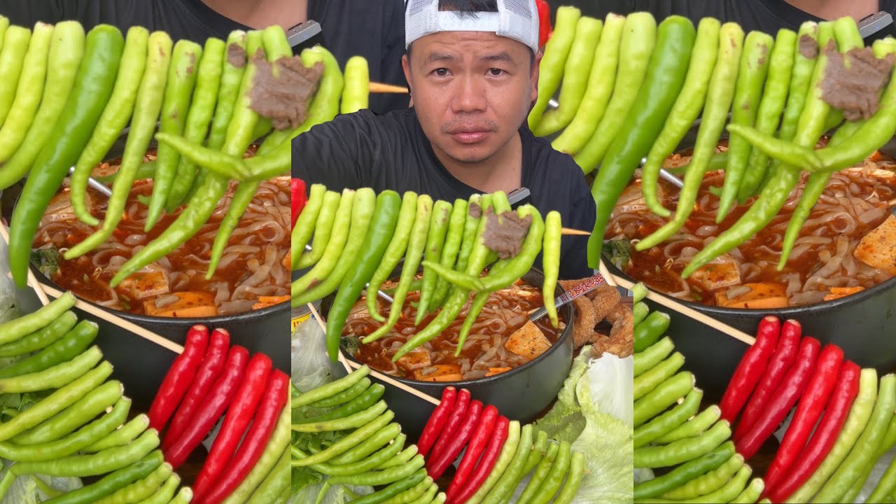 กินก๋วยจั๊บญวนหรือข้าวเปียกเส้นแกล้มพริก