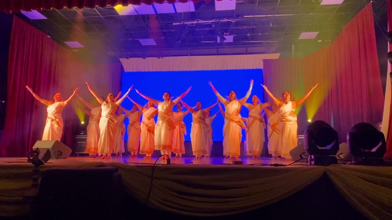 Akash Bhora Surjyo Tara - Choreography by Smt. Mamata Shankar at BayAreaPrabasi50thCeremony