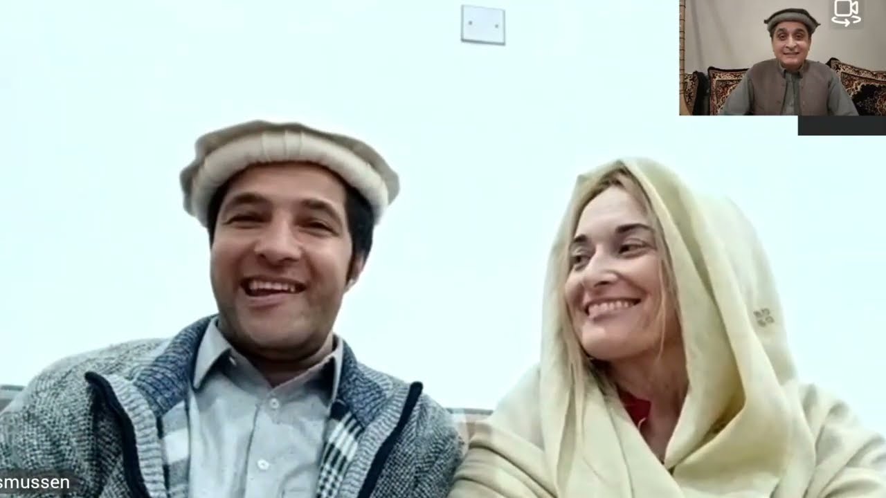 امریکایي مېرمن مینډي بیرته پاکستان ته راغلې