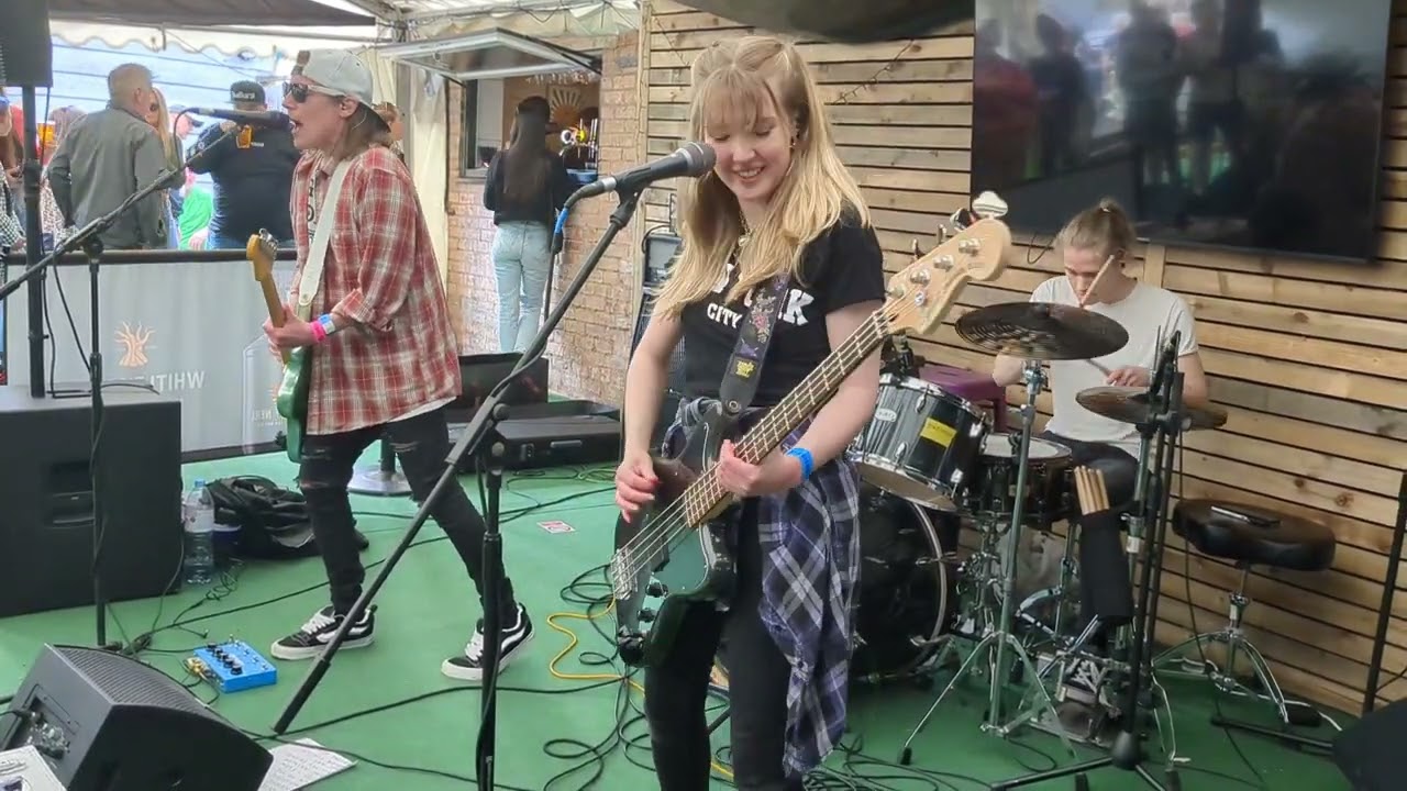 Slackrr - Lie To Me (LOOPfest 2025 - The Wheatsheaf Frankwell, Shrewsbury, Shropshire)