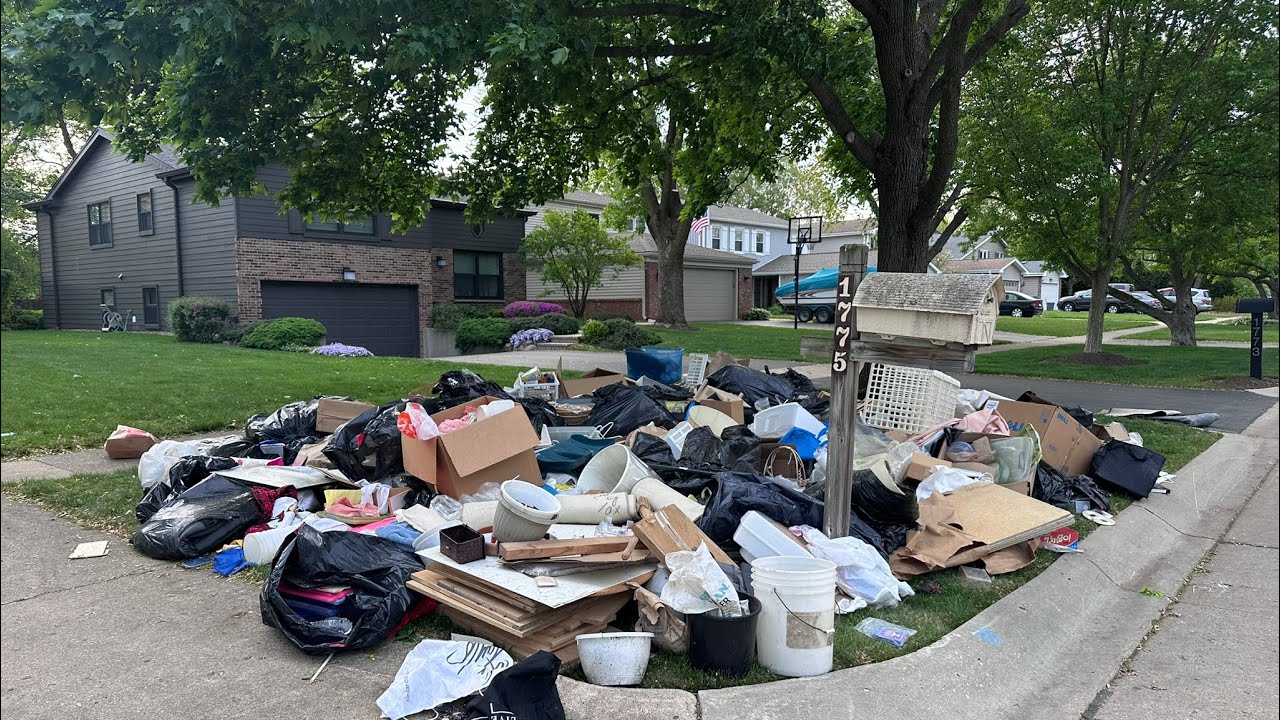 Trash Picking Wealthy Lakeside Neighborhood! - Chicagoland Garbage Picking