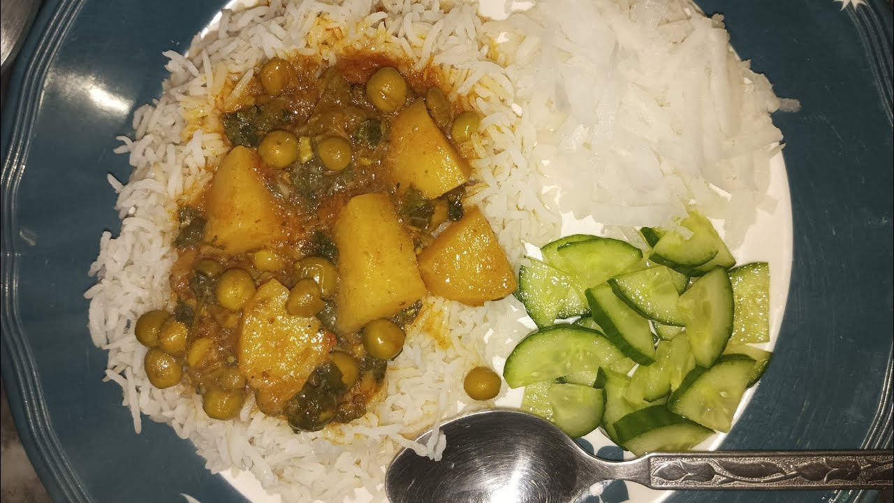 AJ nani ke kitchen Mein banii sardiyon ki khaas sabzi aloo matar boil rice ke sath