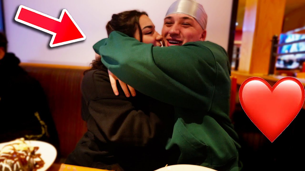 MICHI KISSED ME IN PUBLIC AND THS HAPPENED..