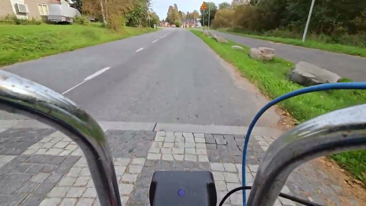 Driving Around with Jawa / Riga Stella Moped