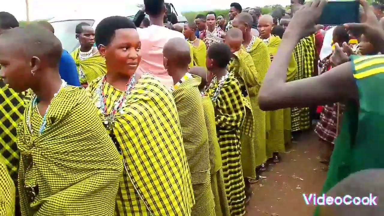Muimbaji FREDRICK OLEMOKO Live performance at Monduli selela village ni 🔥 hajawahi kutokea selela