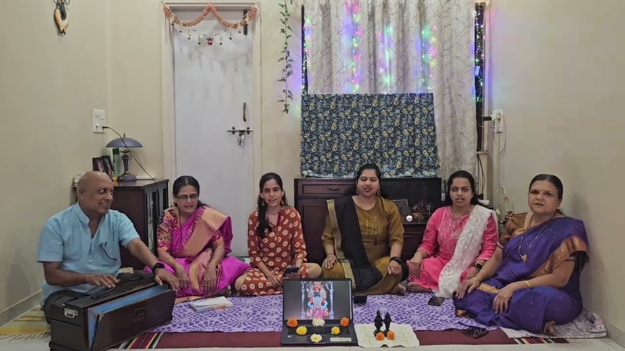 Aarti - Yuge Atthavis - युगे अठ्ठावीस विटेवरी उभा - Vitthal Aarti -  विठ्ठल आरती