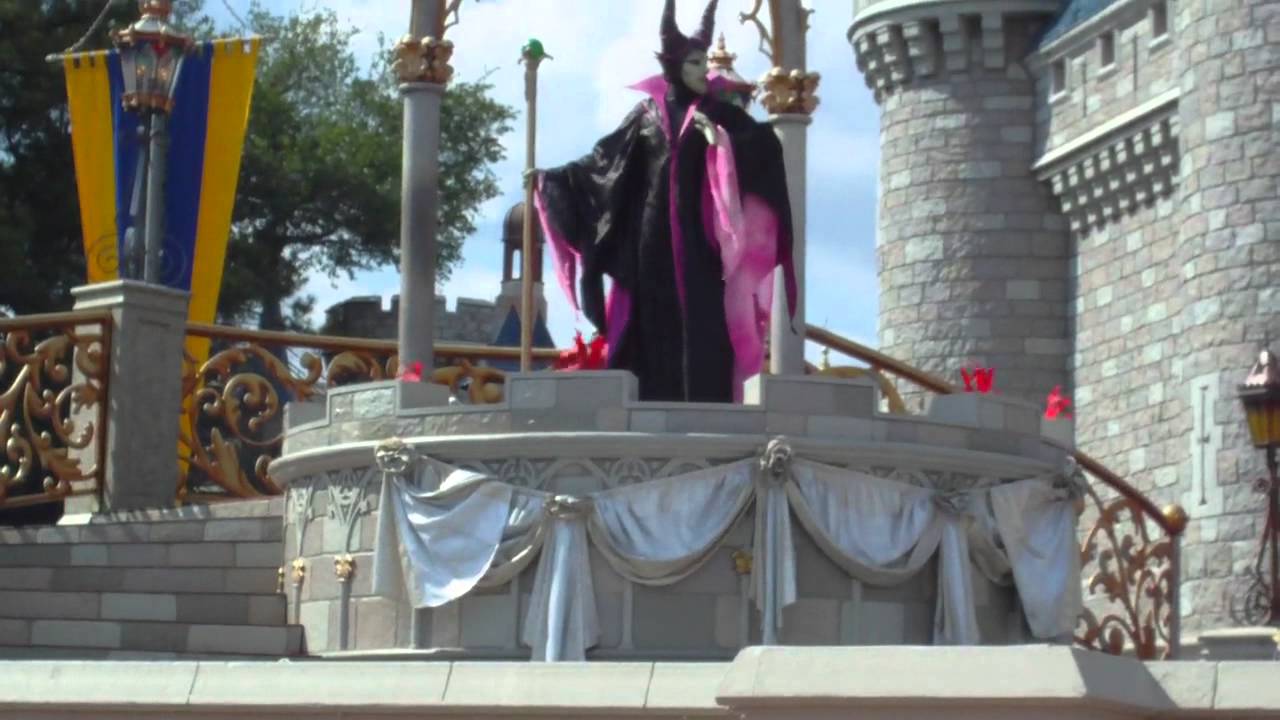 Maleficent takes over the Castle Stage!