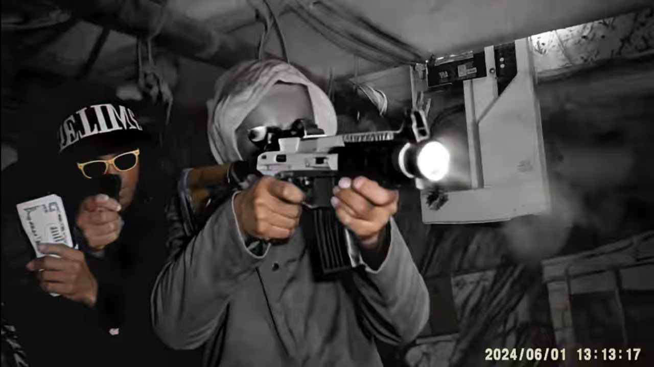 Buttonboy - Pick Em Up (Official Music Video) [ Shot By @metronomeyobihh  ]