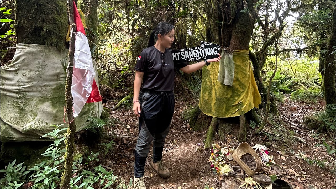 Pendakian Puncak Sejati Gunung sanghyang Bali