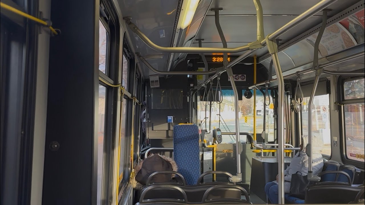 ETS Bus 2007 New Flyer D40LFR #4562 on 506 Meadows