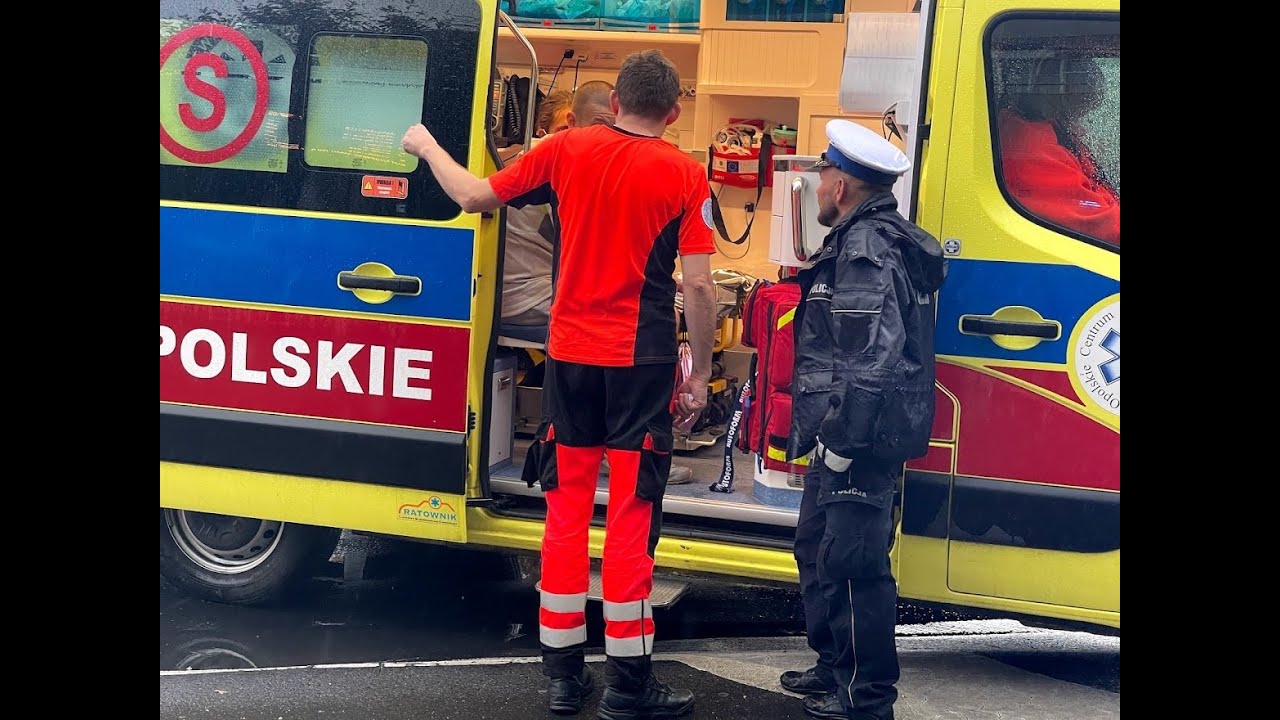 Kierowca autobusu potrącił na oznakowanym przejściu dla pieszych ojca z 5-letnią dziewczynką w Opolu