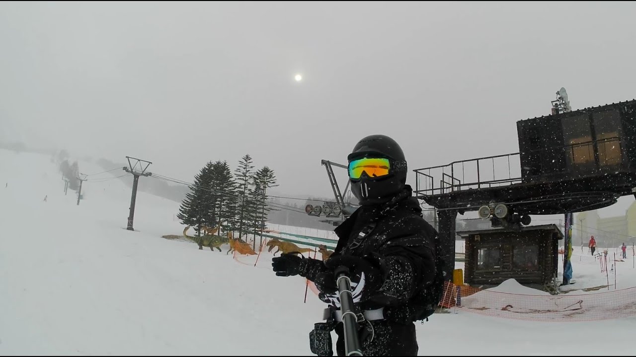 安比高原スキー場　Riding from top to bottom at Appi snow mountain resort (2025/03/30) カッコウコースとパークのウェーブにて