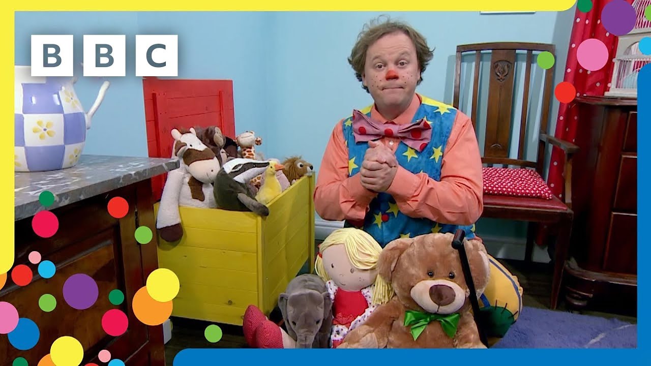 Mr Tumble has a Picnic! 🥪 | Mr Tumble and Friends