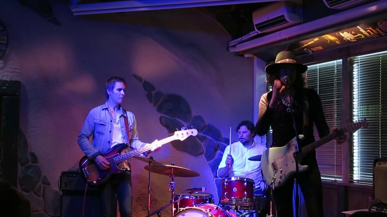 Room Full of Hendrix   Hey Joe