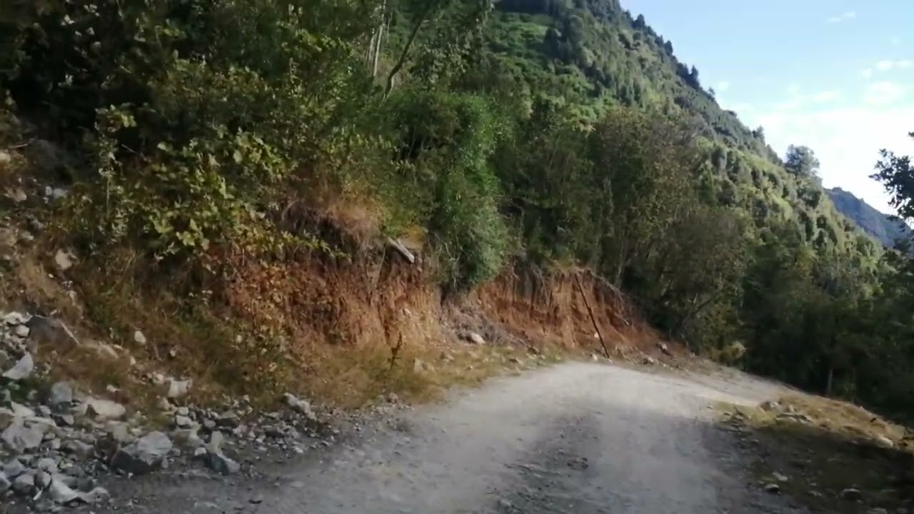 Bajada de La Cascada Escondida de COCHAMO otra vez pise cac...