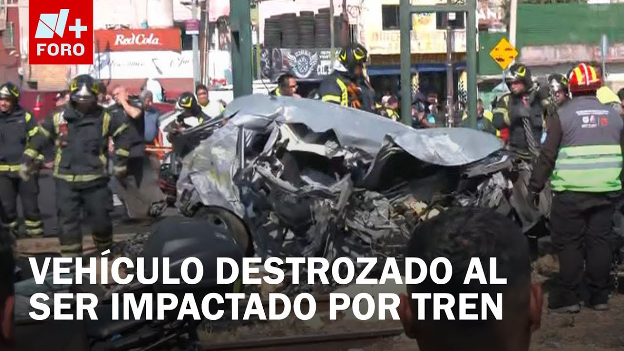 Tren embiste a automóvil en Eje 1 Oriente; conductor quedó atrapado
