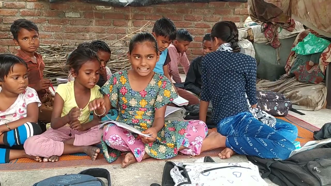 छोटे बच्चों का ट्यूशन बैच 📚