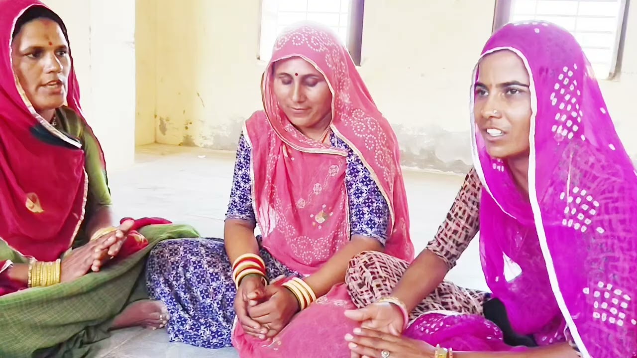 सुतोड़ी सुरता जागी,मैं जाए भजन में लागी।झीणो-झीणो वायरीयो वाज़े,म्हारो जीव भजन में लागे।मारवाड़ी भजन