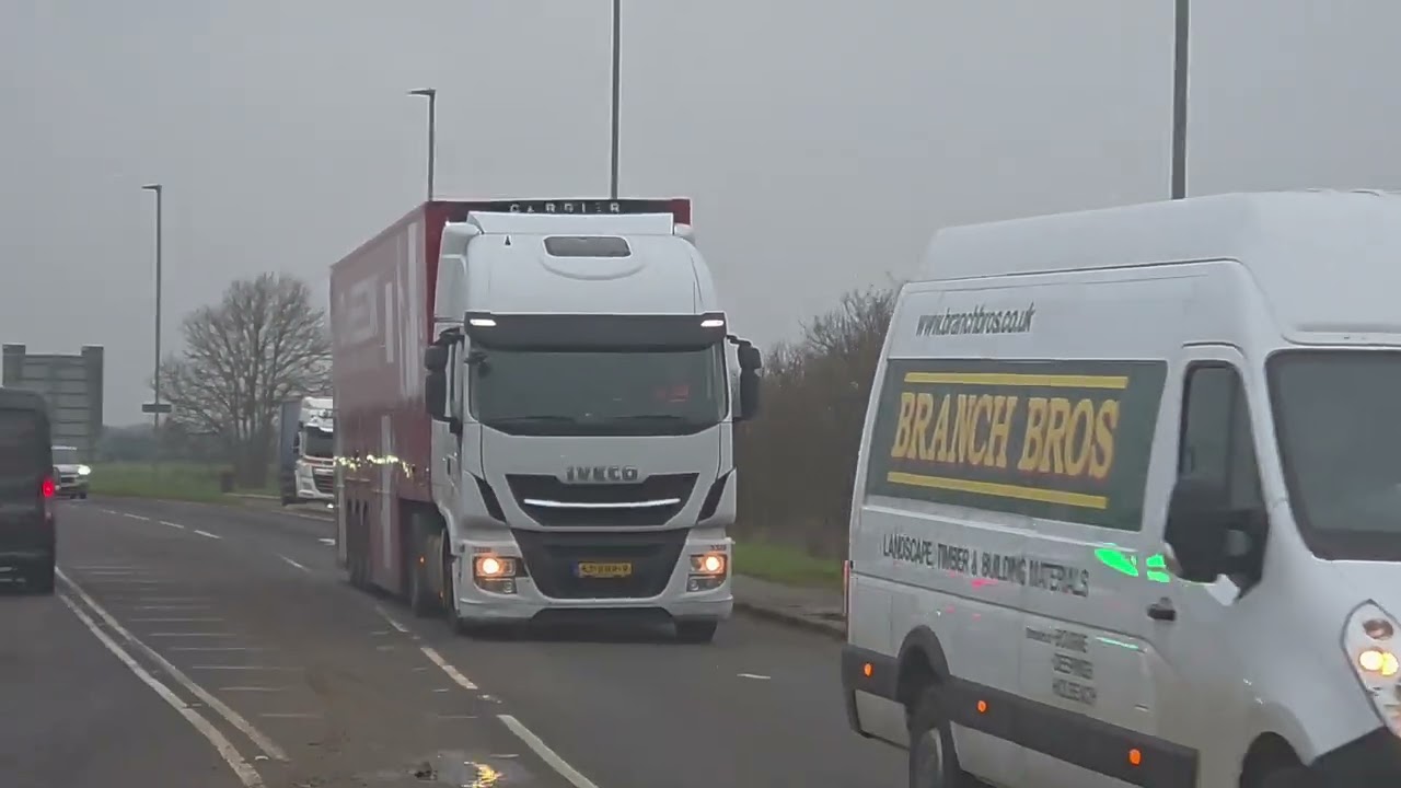 Bus spotting and truck spotting 