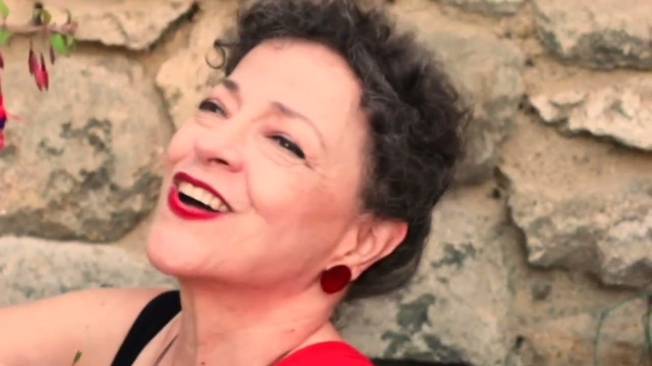 Clip : Marisa Rainieri Feat Bibi Den's - O sole mio