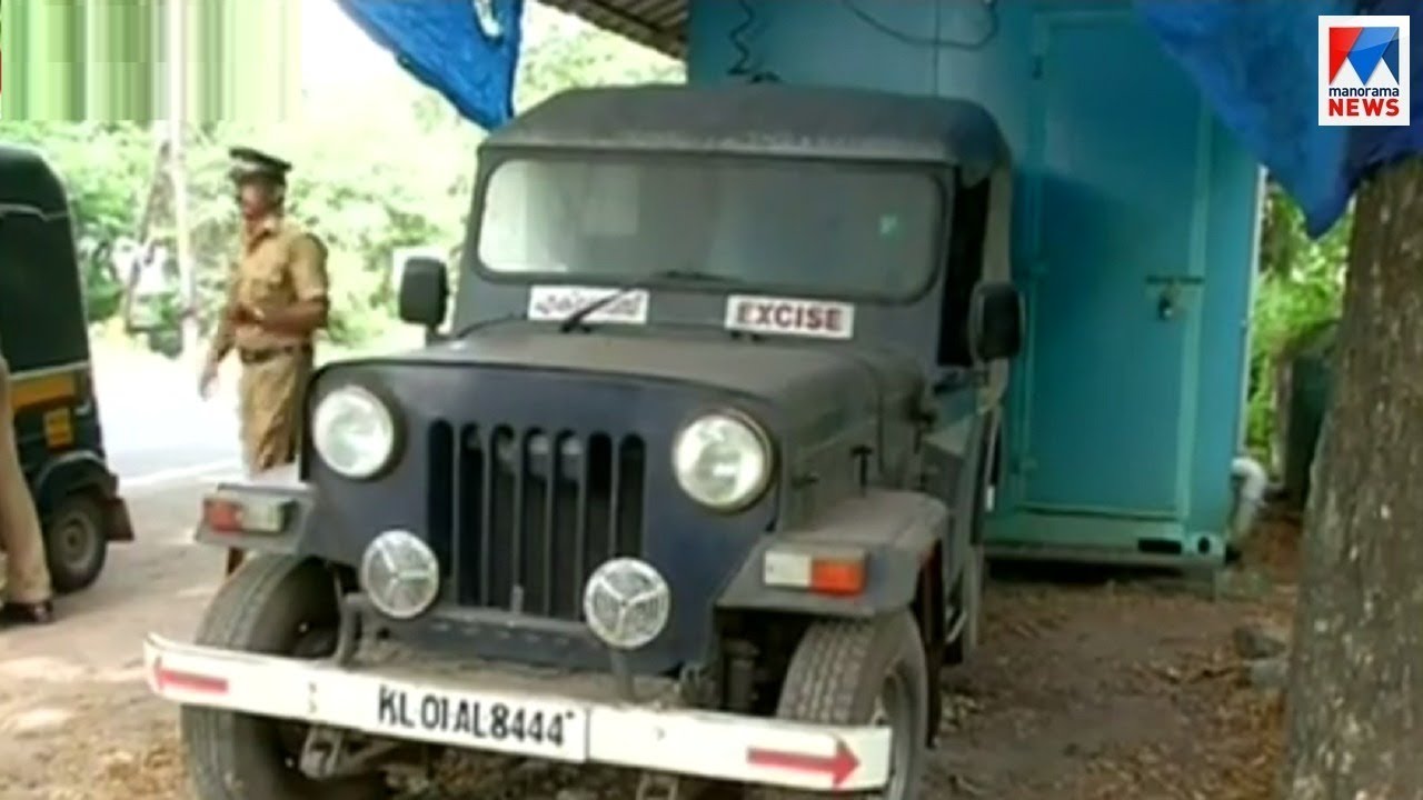 അഴിയൂർ ചെക്കപോസ്റ്റിലെ ജീപ്പ് കടപ്പുറത്തായിട്ട് മൂന്ന് മാസം |  Azhiyoor checkpost vehicle