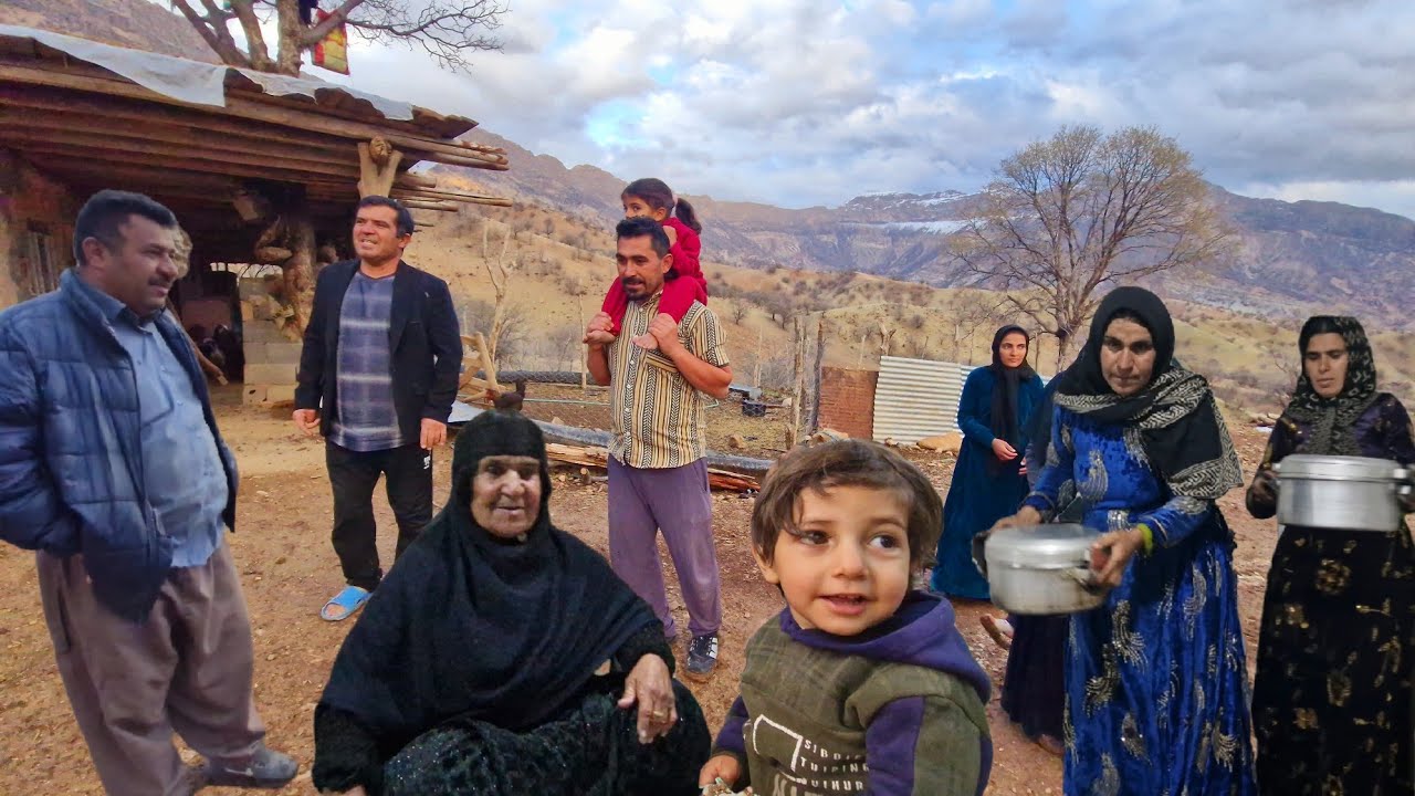 🌧️ DOORA and Grandma's family support: heroes after the flood 💪