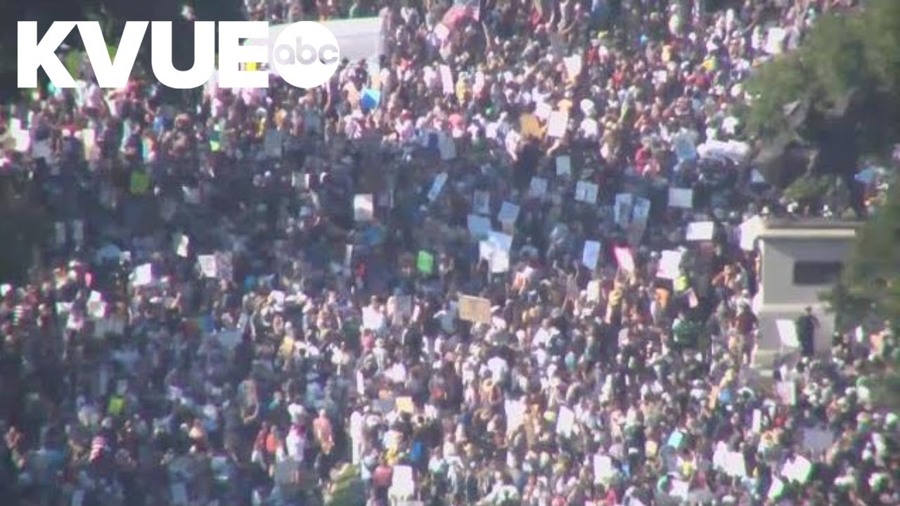 'No Kings' protest underway at Texas Capitol